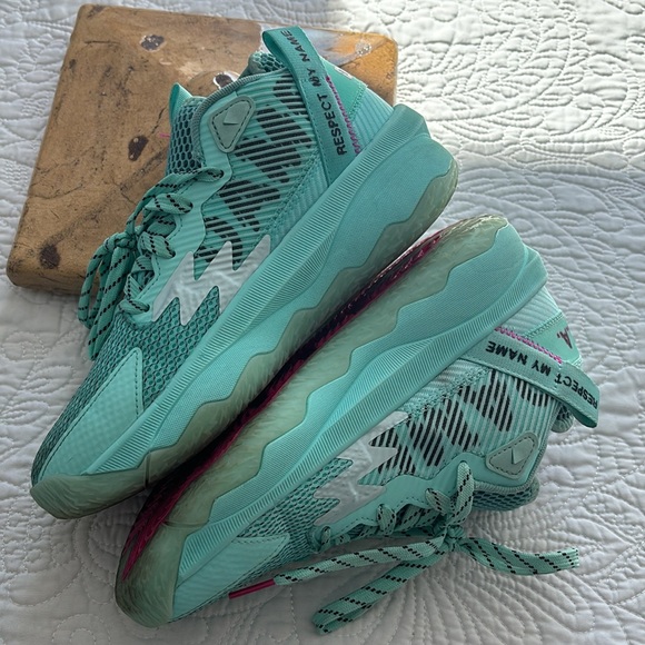 Adidas Dame Basketball Shoe - Picture 4 of 9